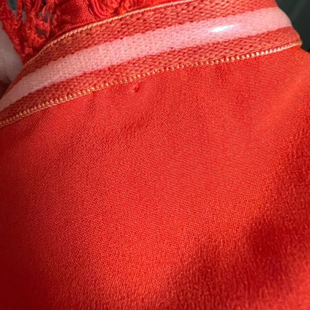 NWT Tularosa Amelia Red Lace Crochet Cropped Off The Shoulder Blouse Top M - Picture 12 of 12